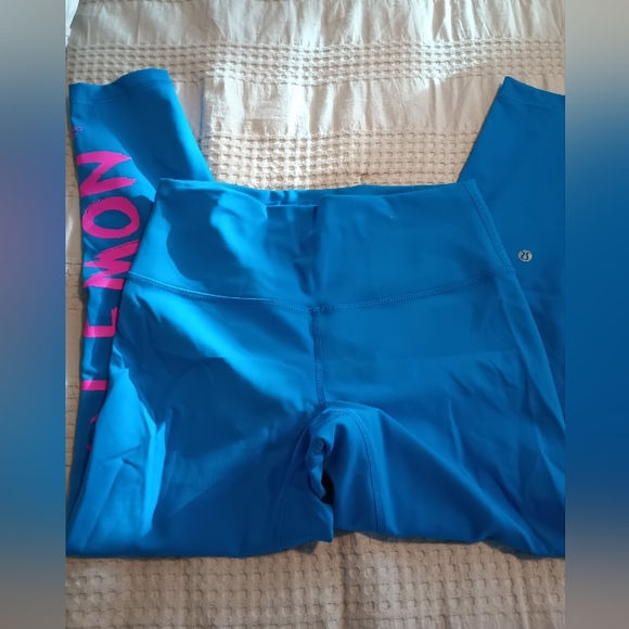 **SOLD** NWOT Lululemon limited edition leggings - Picture 3 of 5